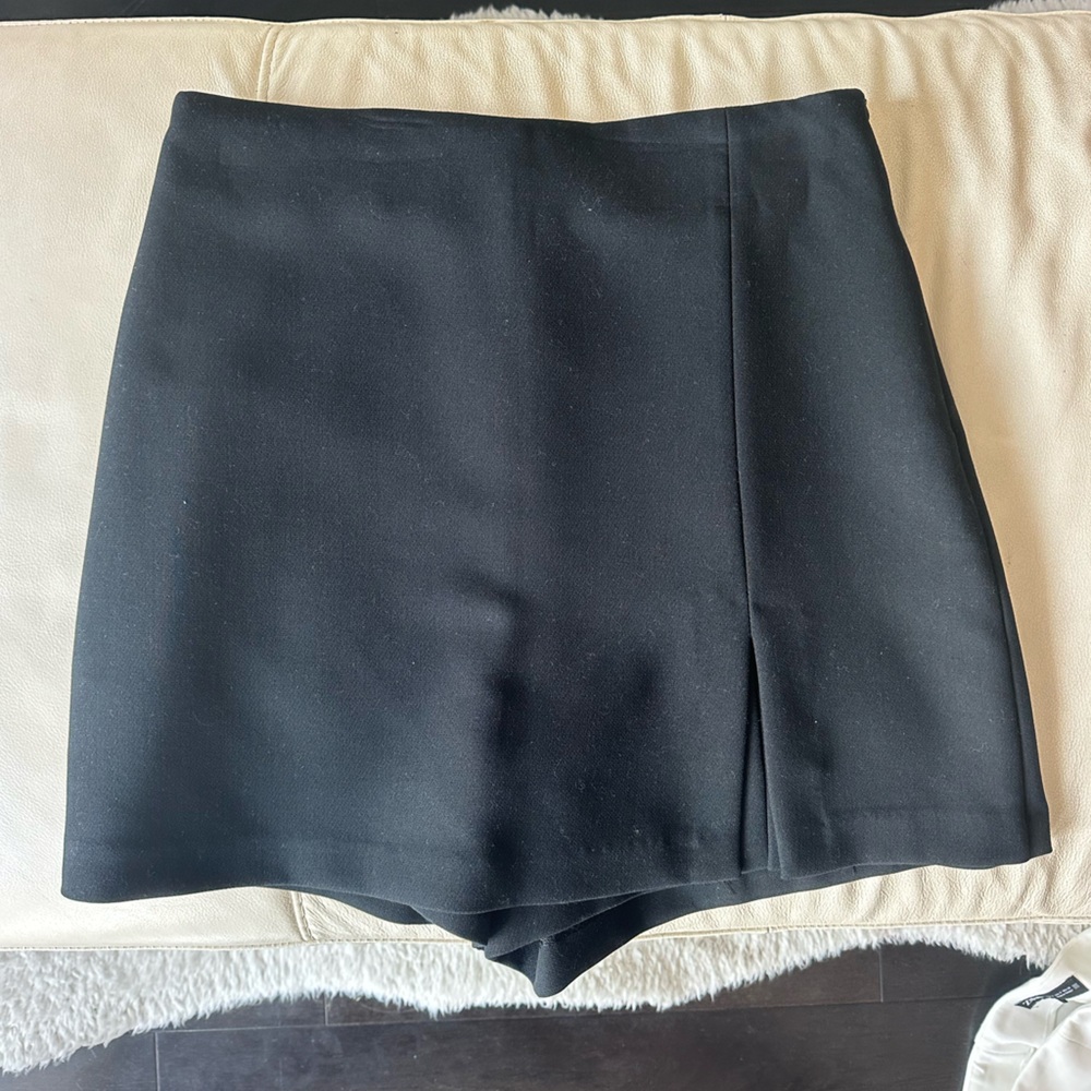 Zara Black Skorts